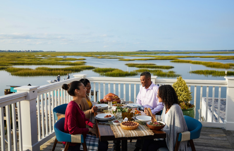 Discover_SC's tweet photo. Discover the delights of fall in South Carolina this Thanksgiving! https://t.co/lUTm1rmNqf #DiscoverSC #FallinSC https://t.co/6cpFoL1bqv
