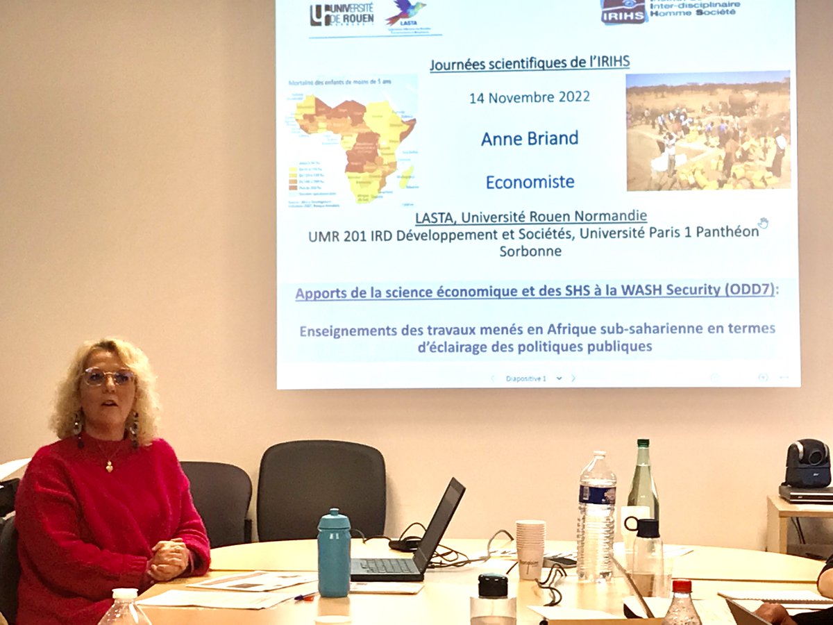 IrihsUniversite's tweet photo. #JSIrihs 📢 Anne Briand, économiste au laboratoire LASTA évoque la question de l'eau en Afrique : consommation, assainissement, traitement. Sujet qui touche aussi bien des ressources naturelles que des ressources economiques https://t.co/n6RQUbSb1t