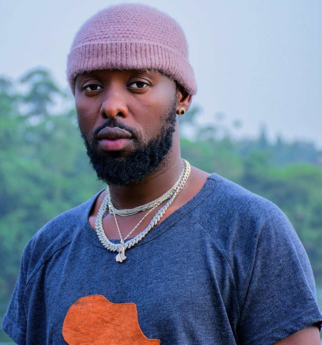 bbstvug's tweet photo. Olowooza ki ku ky’omuyimbi @eddykenzoficial okwoza ku mmunye era nategeeza  bannamawulire nga bwewaliwo abantu abamulondoola nga baagala okumutta olw’endowooza z’ebyobufuzi wadde tavangayo mu lwattu kulaga ludda lwawagira? #BBSKawunyemu https://t.co/q3Zm9zsCSA