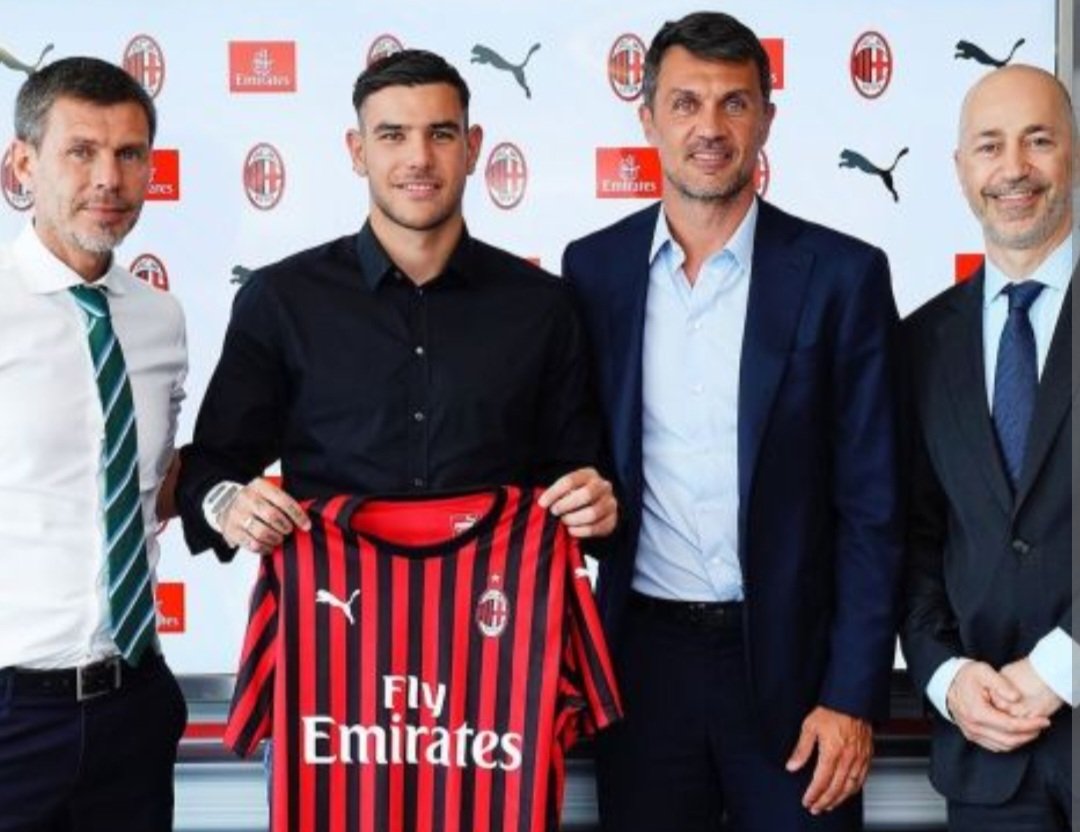 MemoriesMilan's tweet photo. Paolo ci punta subito molto su questo ragazzo,ci dice che è trani forti terzini sx in #Europa,può ambire a diventare tra i primi 3 al mondo.
Chi non ha sorriso allora?
Venivamo da Ricardo #Rodriguez,#Laxalt e #Strinic...
Ma quando firma #Theo,è un giorno triste per i milanisti. https://t.co/6dMgsGqjPD