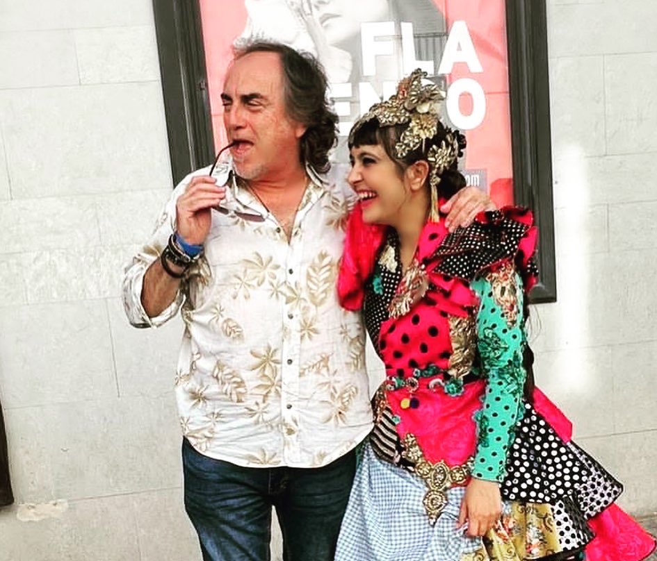 Cádiz,lo de ayer fue como Pa quedarse a vivir!Gracias!
A mi equipo <a href="/josetemusic/">Jose Fernandez</a> #noe  y @Kikomartinfmc , al invitado Estelar <a href="/LaCanallaChipi/">Chipi La Canalla</a> ,a <a href="/elseludecadi/">El Selu</a> por esa bendición espontánea de la olla! No puedo admirar más a esta criatura,un regalo conocerle
📷<a href="/CulturaCuenta/">➧ Agencia Andaluza de Instituciones Culturales</a>