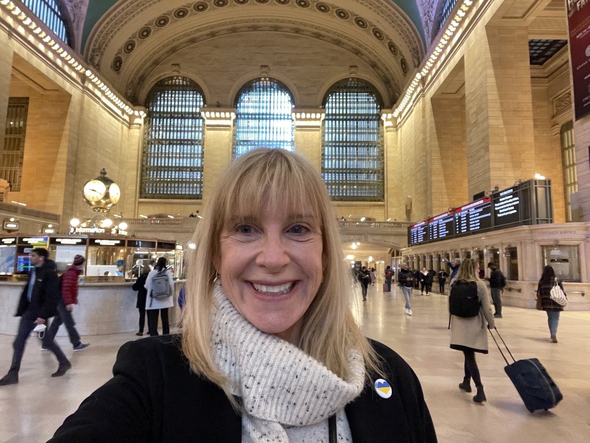 maureen_crow's tweet photo. Great city. Great train station. #grandcentralmemories https://t.co/dxGctu2RFl
