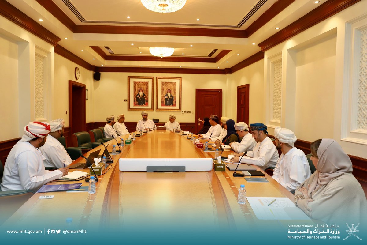 في إطار التكامل مع الجهات ذات الصلة بالقطاع السياحي، اجتماع يجمع معالي وزير التراث والسياحة ومعالي د. وزير العمل رئيس اللجنة الإشرافية للبرنامج الوطني للتشغيل لمراجعة الأُطر التنفيذية لتعزيز برنامج التشغيل والتوطين في القطاع السياحي ومعالجة التحديات القائمة فيه. 

#تراث_وسياحة