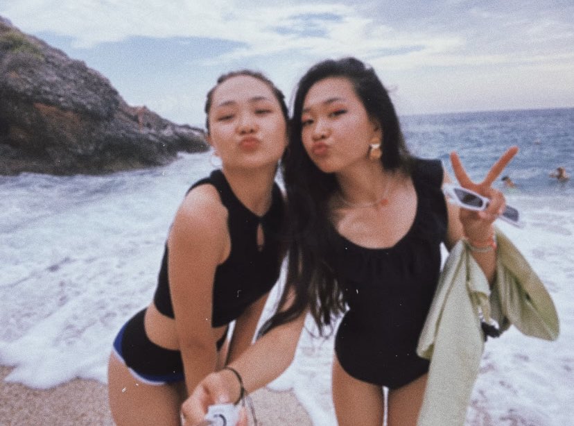 deereeyee's tweet photo. sisters 🫶 https://t.co/p64XRgXPOV