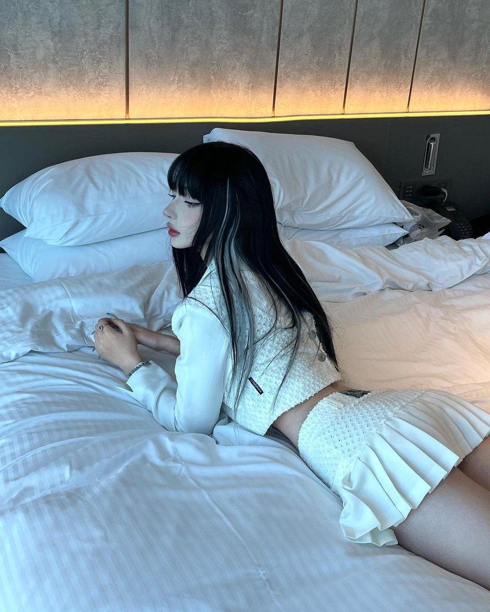 notapocketone's tweet image. Hey-o!!

Meu primeiro tweet por aqui. Sooooooo, prazer! 
Sou a Sage, aka melhor agente do Valo, e tenho 22 anos!

Obrigada por me receberem por aqui, é uma honra lutar ao lado de vcs 🐰💕

#Sage | #RpBr | #ValorantRP