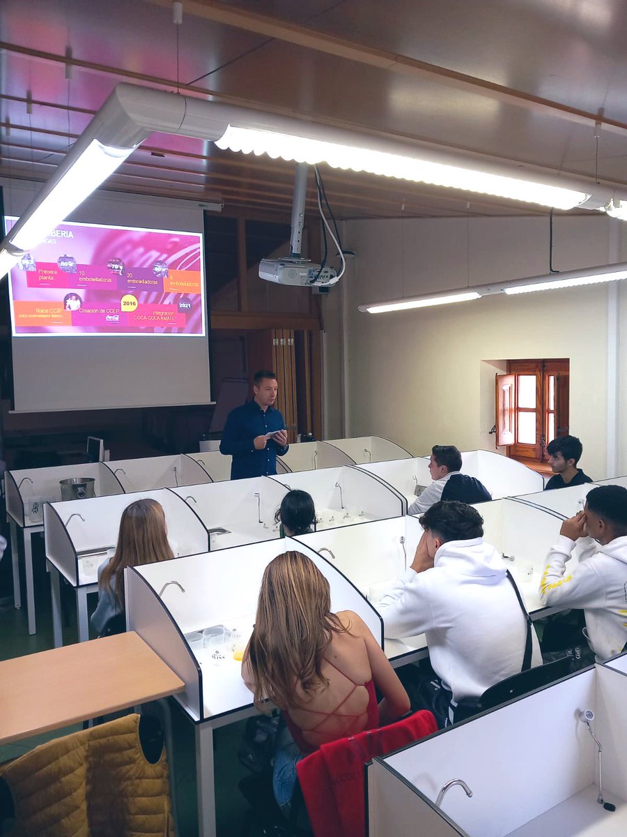 Gràcies a <a href="/EHTV_escola/">EHTV-Escola d'Hoteleria i Turisme del Vallès</a> hem pogut maridar producte i sostenibilitat envers al sector hostaler. Hem realitzat una masterclass de #RoyalBliss i una xerrada sobre la plataforma #HoteleriaPorElClima.