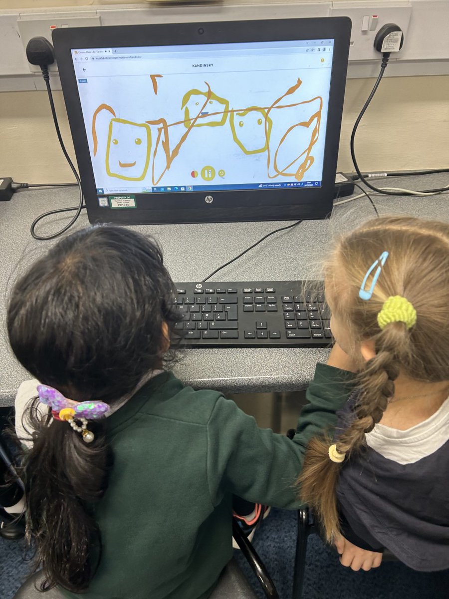 HamiltonSTEM's tweet image. Year 2 children experimenting with the pitch of notes to create their own piece of music and exploring how music can be used in different ways to express emotions and to trigger their imaginations. #chromemusiclab #digitalmusic