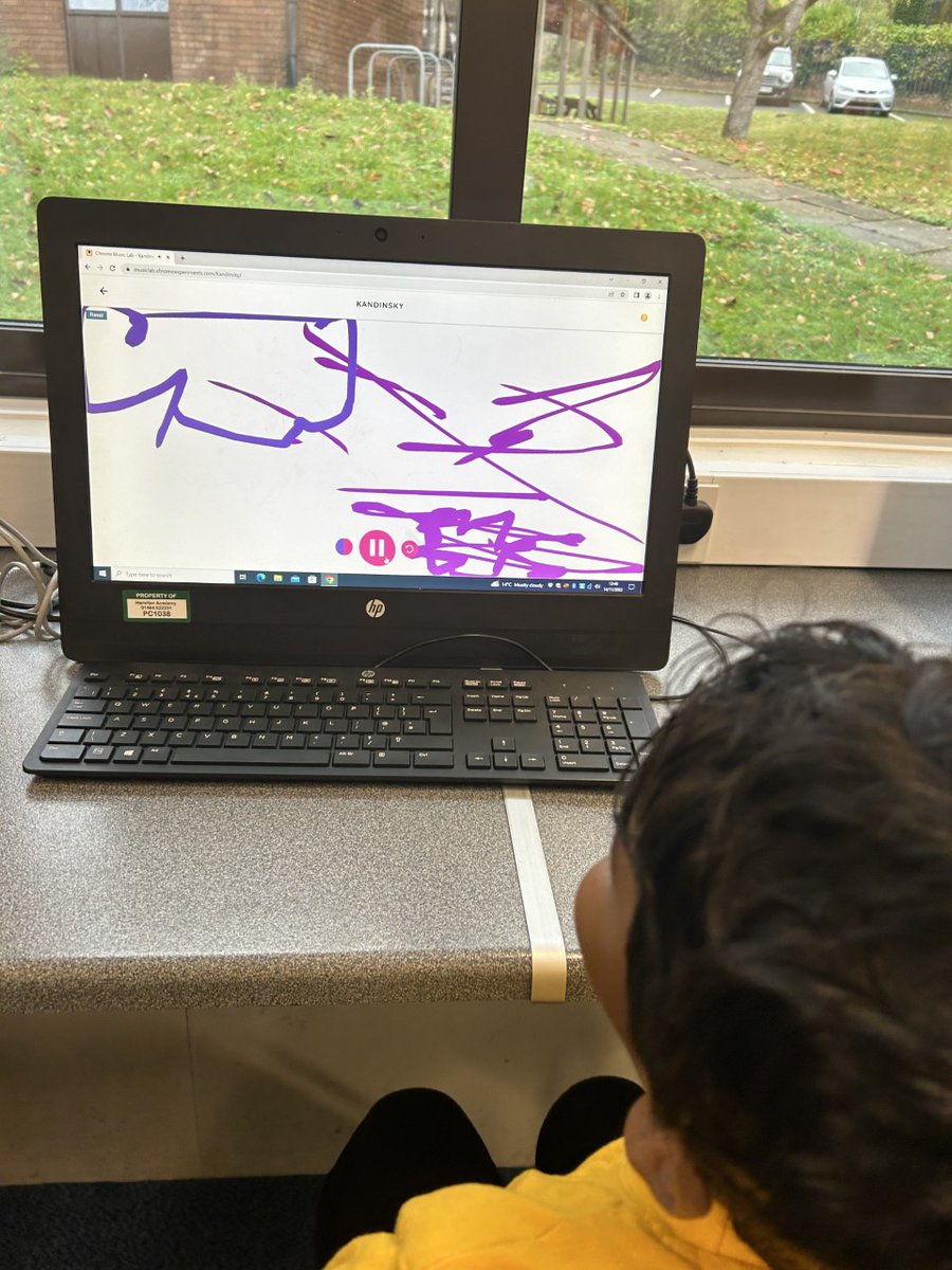 HamiltonSTEM's tweet image. Year 2 children experimenting with the pitch of notes to create their own piece of music and exploring how music can be used in different ways to express emotions and to trigger their imaginations. #chromemusiclab #digitalmusic