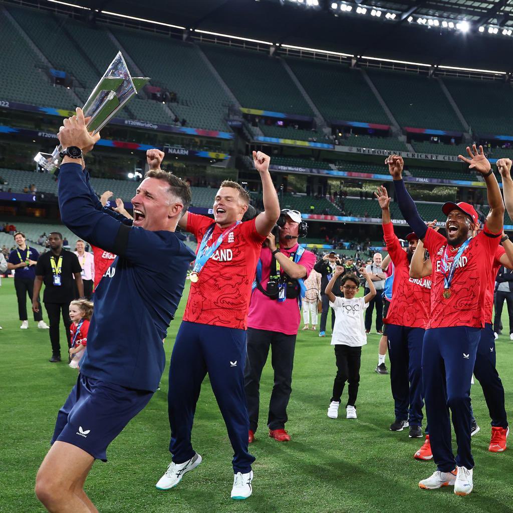 Sam Curran tweet media