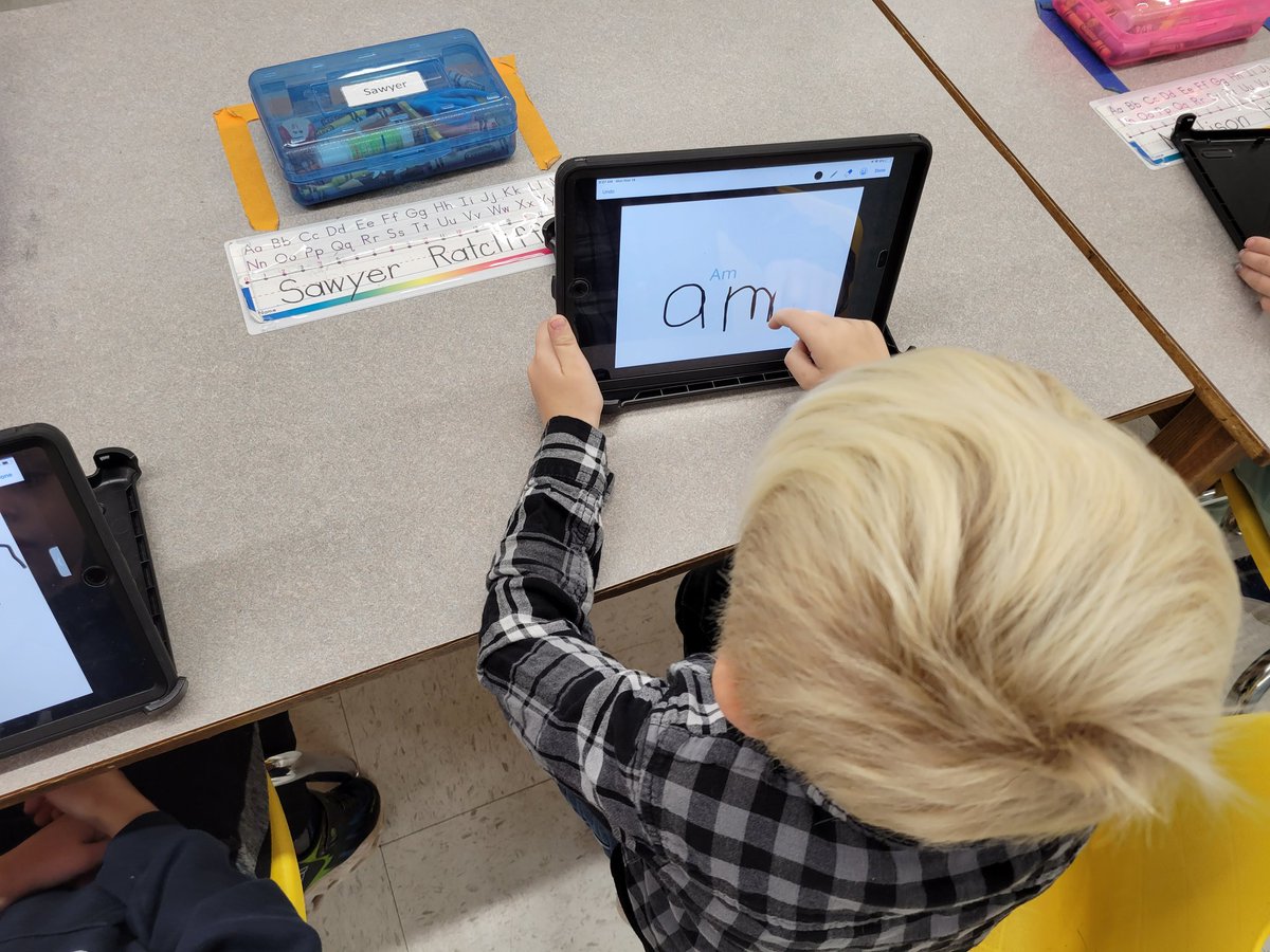 melthornhill's tweet image. Kindergartens at Alum Creek Elem are using @BookCreatorApp to make a book of their sight words. They typed the word, wrote the word, &amp;amp; recorded themselves reading the word. #kcslearning2020