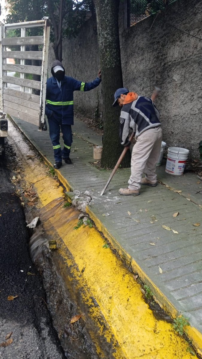 HuixquiGob's tweet photo. @LizAlpizarC @SAHuixquilucan @Vecinodeteca @HerraduraVecino @VecLaHerradura @vive_interlomas @EnriqueVargasdV @RominaCDV Seguimos atendiendo la fuga, gracias por su reporte. https://t.co/xbtxaYchdf