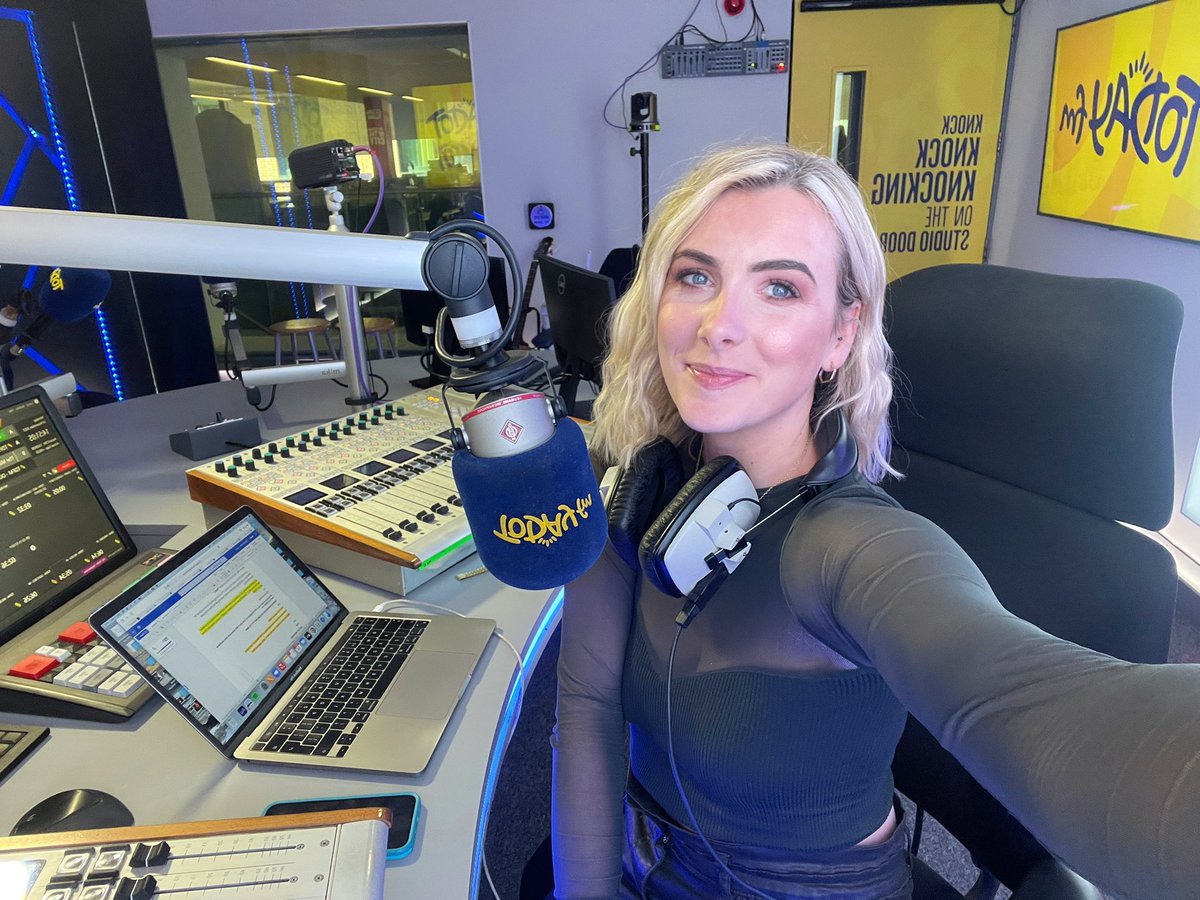 So, this is an absolute buzz! <a href="/TodayFM/">Today FM 💛</a> have trusted me to fill in for <a href="/rayfoleyshow/">Ray Foley</a> all this week…🤯

Couldn’t manage to get the teeth out for a smile they’re shakin’ with the excitement ✨(néaróga)✨

Bígí liom! 2-430pm 👋🏼