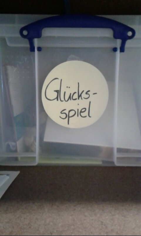 Glücksspielprävention mit drei 8.Klassen...An sich zu früh...spannend allerdings, dazuzulernen: Glücksspielelemente im Gaming, speziell Fifa