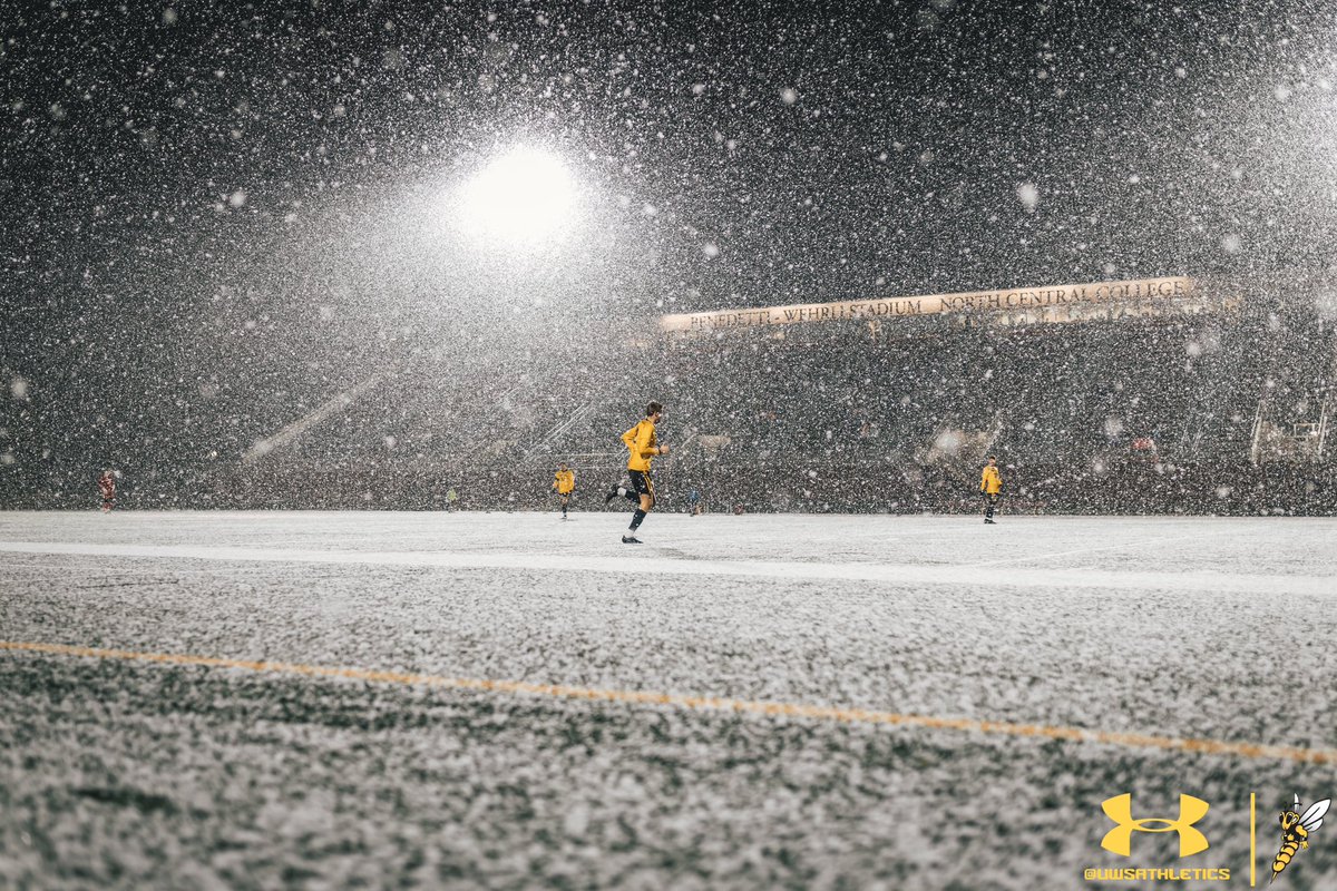 uwsmsoc's tweet photo. That’s the 2022 season. 📸❄️⚽️

#WeAreSuperior https://t.co/f1oI8KMGJi