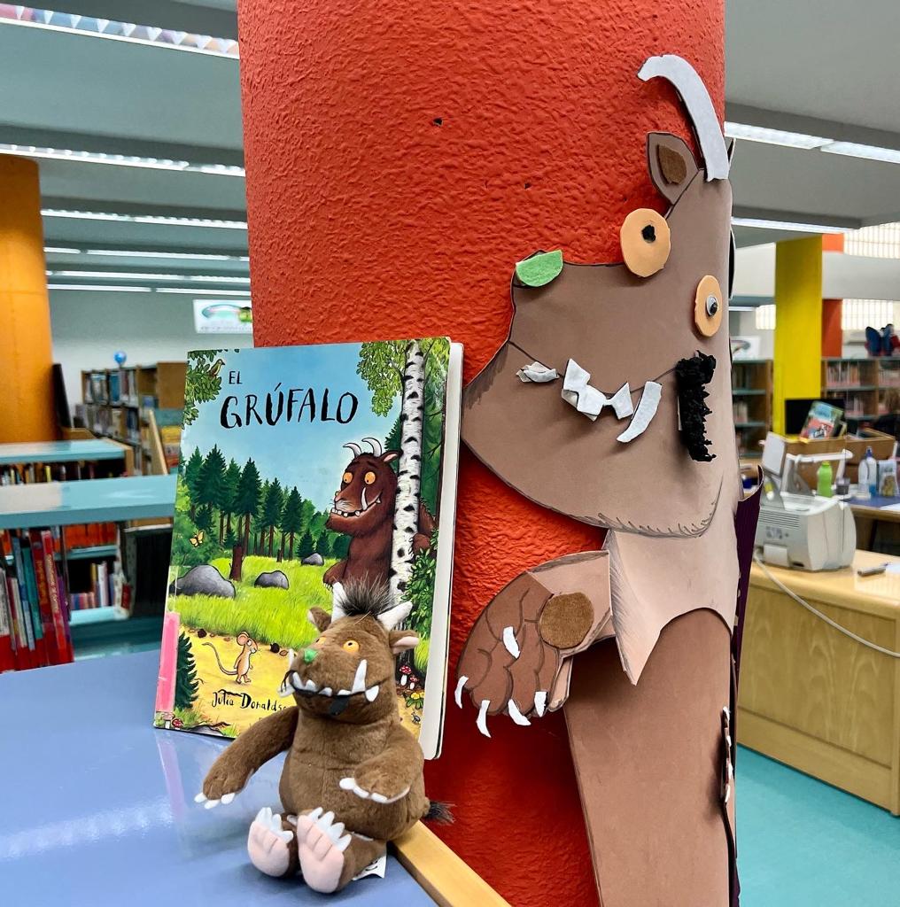 BPECuenca's tweet photo. 📚 El pasado sábado, los peques del #ClubDeLectura #Prelectores trabajaron el cuento «El Grúfalo», ✍️Julia Donaldson 🖌️ Axel Scheffler
🎨 Crearon su propio animal fantástico y se lo pasaron genial con Jenny @encuentada 
¡Nos vemos el próximo sábado! 😉
#ActividadesEnLaBiblioteca https://t.co/hZzlUpqVjv