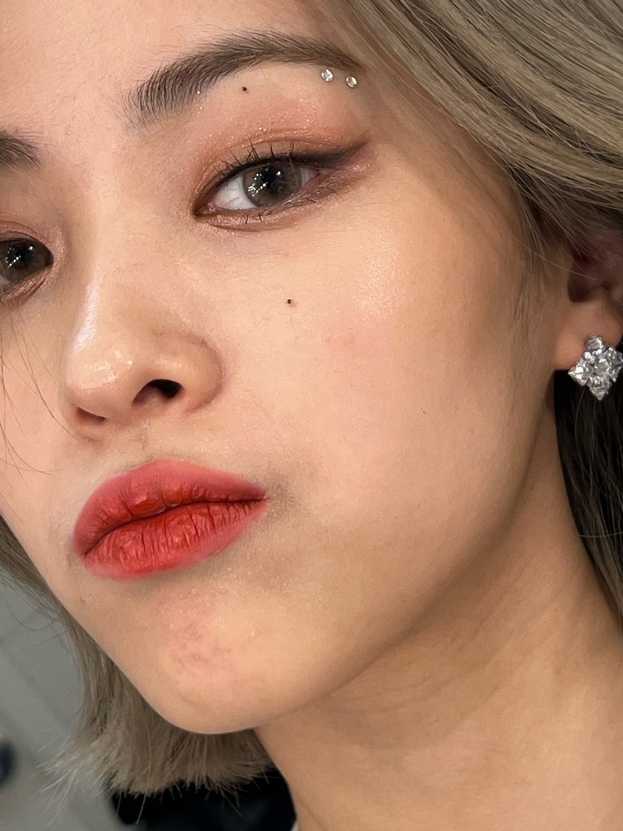 itzy's ryujin face card never declines