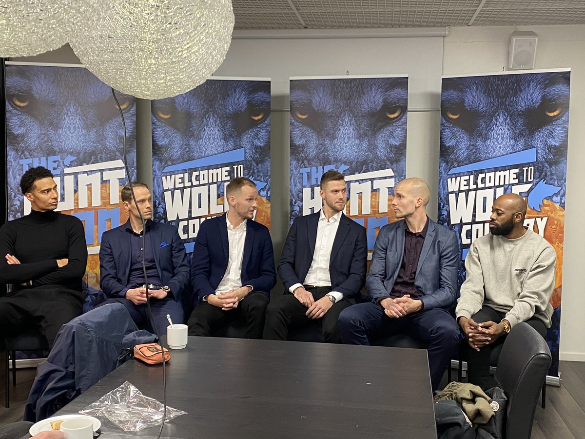HarriHollo's tweet photo. Legendat 🇫🇮
#RESPECT
Perhe, ystävyys, kiitollisuus, tarina 
#SUSIJENGI 
#Shawn #Petsku #Koivari #Masa #Tuukka #Jammu
@basketfinland https://t.co/NsBf79Q9Dk