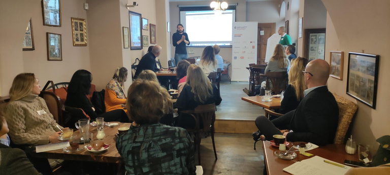 CCFTFCOK's tweet photo. [🔒 Article réservé aux membres]

Comment les entreprises peuvent-elles soutenir leurs employés dans un contexte d'inflation extrême ?
 
💼 Retour sur le 𝗛𝗥 𝗦𝘁𝗿𝗮𝘁𝗲𝗴𝘆 𝗖𝗹𝘂𝗯 de la #CCFT de la semaine dernière, avec la présence de @Tomas_Ervin➡ https://t.co/7wnbGCJNSS https://t.co/GNFHgrp1OI