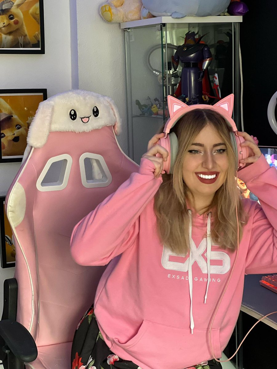 exsadggoficial's tweet photo. The hooded sweatshirt is really beautiful 😍 https://t.co/3cNN73EJbg