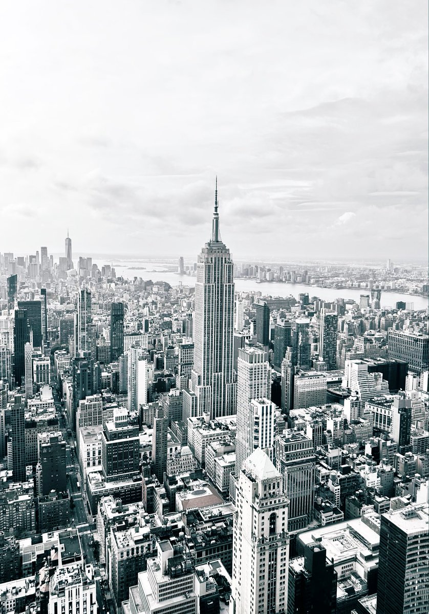 I_ALJanahi's tweet photo. THE BIG APPLE 🍎 https://t.co/IBPHDGRpXT