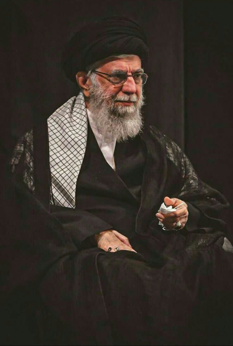 ZDehkhoda's tweet photo. ڪل ایران لشگرِ
#رهبــــر آزاده است
یک اشاره کافی است این مملکت
 آماده است

ڪربلا،یا روے نی در خواب
 بینی اے عدو
ڪشور ما پاے رهبر تا ابد 
ایستاده است.
#لبیک_یا_خامنه_ای https://t.co/6gvjwwFp9Z