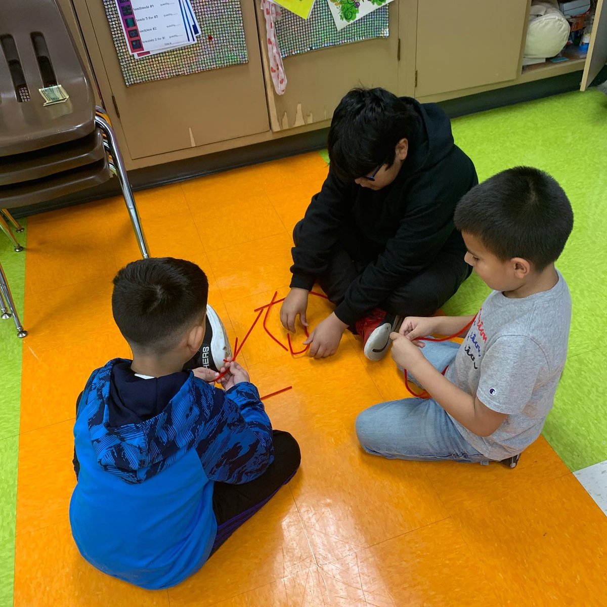 Keadlefirsties's tweet photo. Pipe cleaner #stemchallenge inspired by “The Most Magnificent Thing” #growthmindset #thirdgrade #62learns #62united https://t.co/JCwBSvQ6fZ