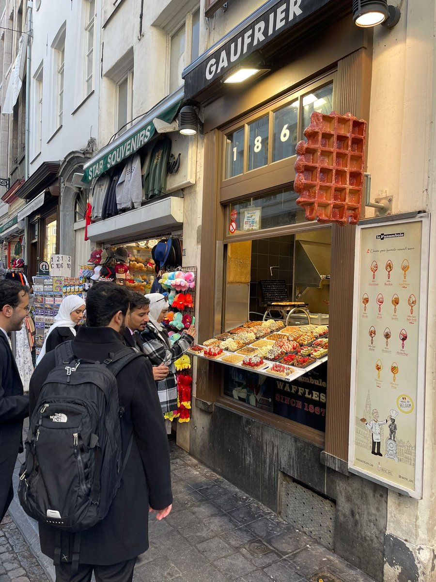🇪🇺🤝🇧🇭 13 young Bahraini leaders are visiting #Brussels to engage with #EU institutions and learn about EU foreign &amp; youth policies. Today they met the European Parliament <a href="/Europarl_EN/">European Parliament</a>, European External Action Service <a href="/eu_eeas/">European External Action Service - EEAS 🇪🇺</a> &amp; enjoyed the 🇧🇪 cuisine. <a href="/eusimonpa/">Patrick Simonnet</a> <a href="/YouthPioneer/">Youth Pioneer Society</a>