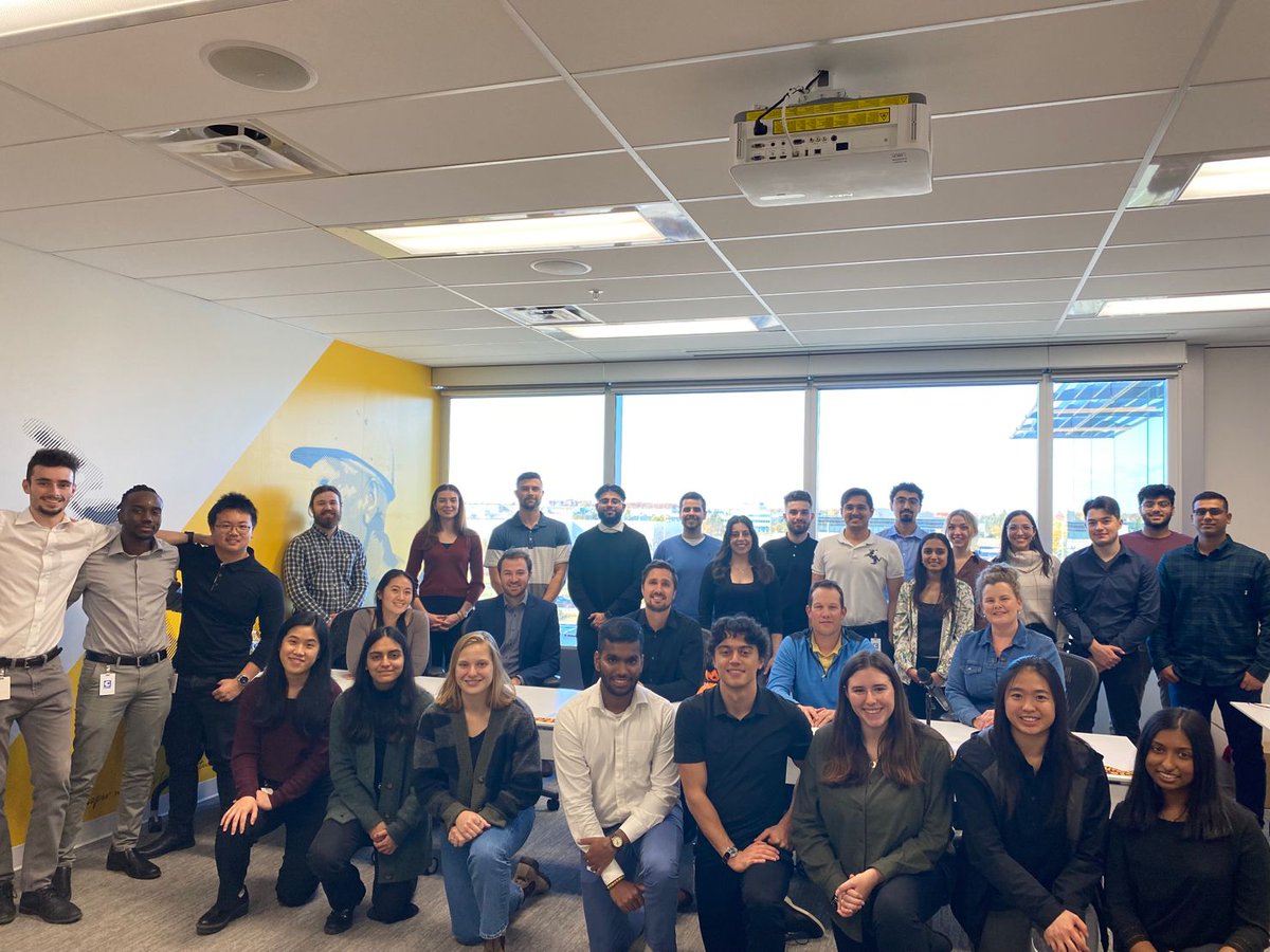 BadryMyke's tweet image. Our students are an integral part of @PCLConstruction’s future. #PCLToronto students came together for the student-organized midterm mixer to network, celebrate their successes and hear from a panel of full-time employees. #WeAreHiring for Winter 2022! pcl.com/ca/en/careers