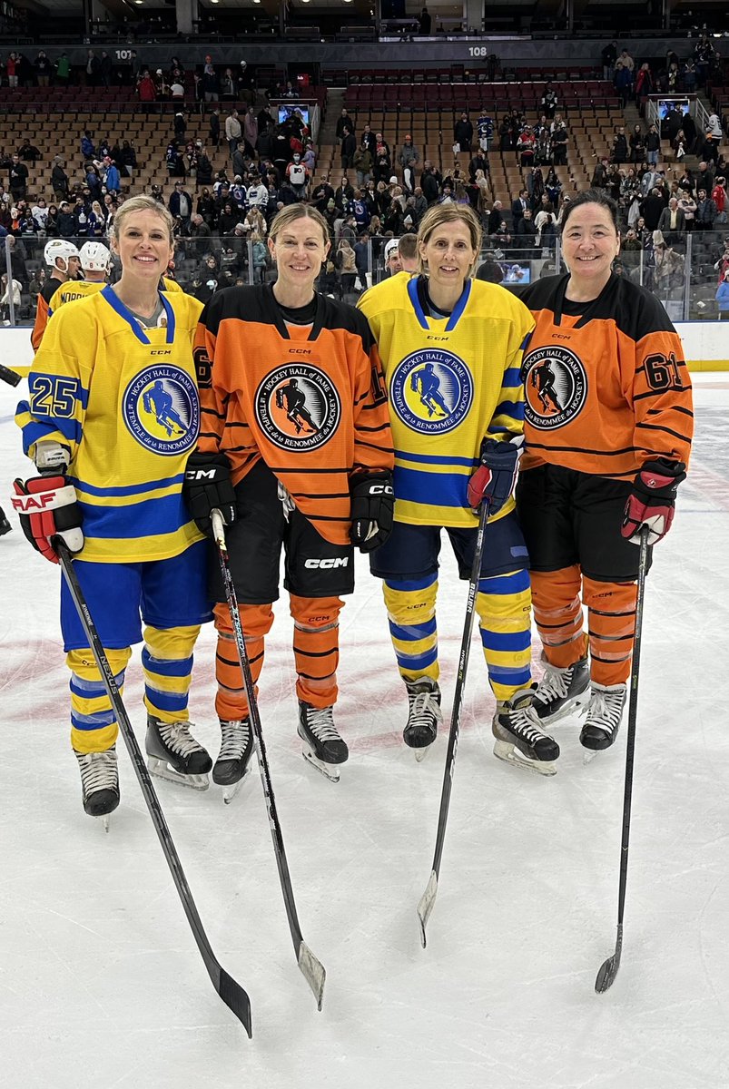 J16H's tweet image. Great to be back on these ice with these legends &amp;amp; friends!  Thanks to the @HockeyHallFame for a great day! @Tessab25 @CammiGranato @VSunohara