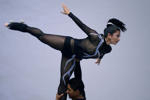 ManifiestaMedia's tweet photo. La patinadora artística Catalina Otálora falleció este domingo 13 de noviembre tras recibir la eutanasia como consecuencia de un cáncer gástrico terminal. Otálora fue multicampeona nacional y se convirtió en una de las mejores patinadoras en la historia del país. Abrimos 🧵 https://t.co/5zgpxDYUrp