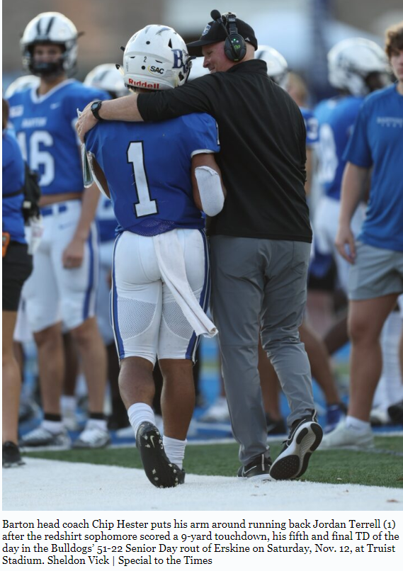 Perry14e's tweet photo. BULLDOG RUNBACK: Barton offense saves its best for last in rout of Fleet 
@barton_fb @TheWilsonTimes #PaulDurham

https://t.co/dkGrvS4WTe https://t.co/gmtR2I17M0