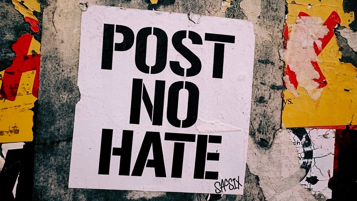 #NewPost auf dem UFSP-Blog: @jagoldz schreibt in seinem Beitrag über #HateSpeech, die automatische Erkennung mit Algorithmen und über Sprachtechnologie und Computerlinguistik. 👉uzh.ch/blog/digitalre…