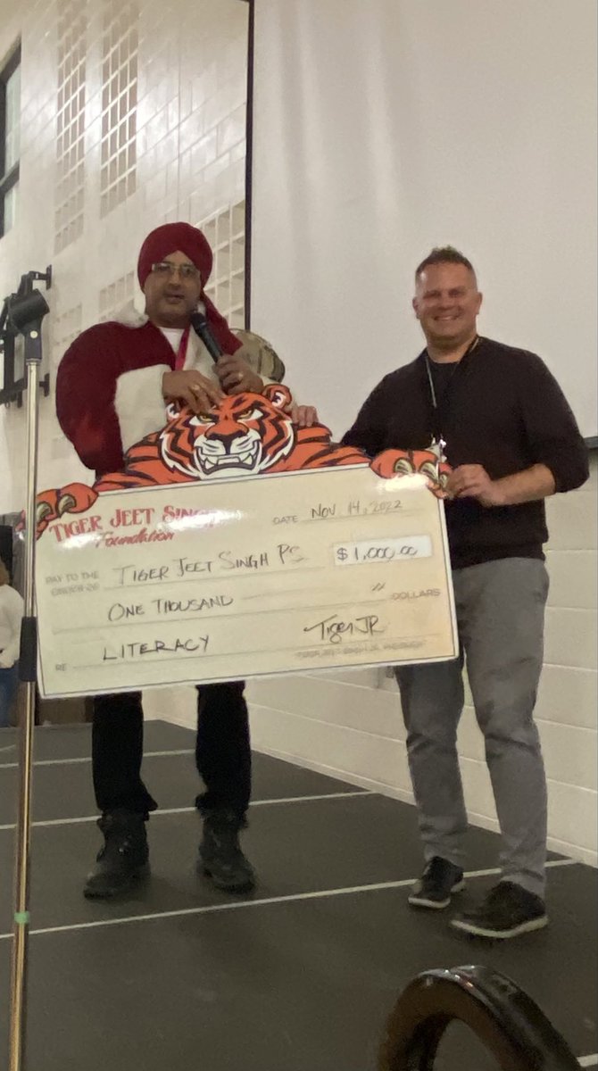 Heather Gerrits (@freestyleskimom) on Twitter photo It’s always a good day when you bump into Tiger Jr of the <a href="/TigerSingh_Fdn/">Tiger Jeet Singh Fdn</a>.
He was presenting a cheque to <a href="/tigerjeetps/">Tiger Jeet Singh PS</a> and promoting inclusion. Thanks for all that you do for our community Tiger!#miracleonmainst Dec 9th, in the evening. Hope to see lots of Miltonians there! It’s always a good day when you bump into Tiger Jr of the <a href="/TigerSingh_Fdn/">Tiger Jeet Singh Fdn</a>.
He was presenting a cheque to <a href="/tigerjeetps/">Tiger Jeet Singh PS</a> and promoting inclusion. Thanks for all that you do for our community Tiger!#miracleonmainst Dec 9th, in the evening. Hope to see lots of Miltonians there!