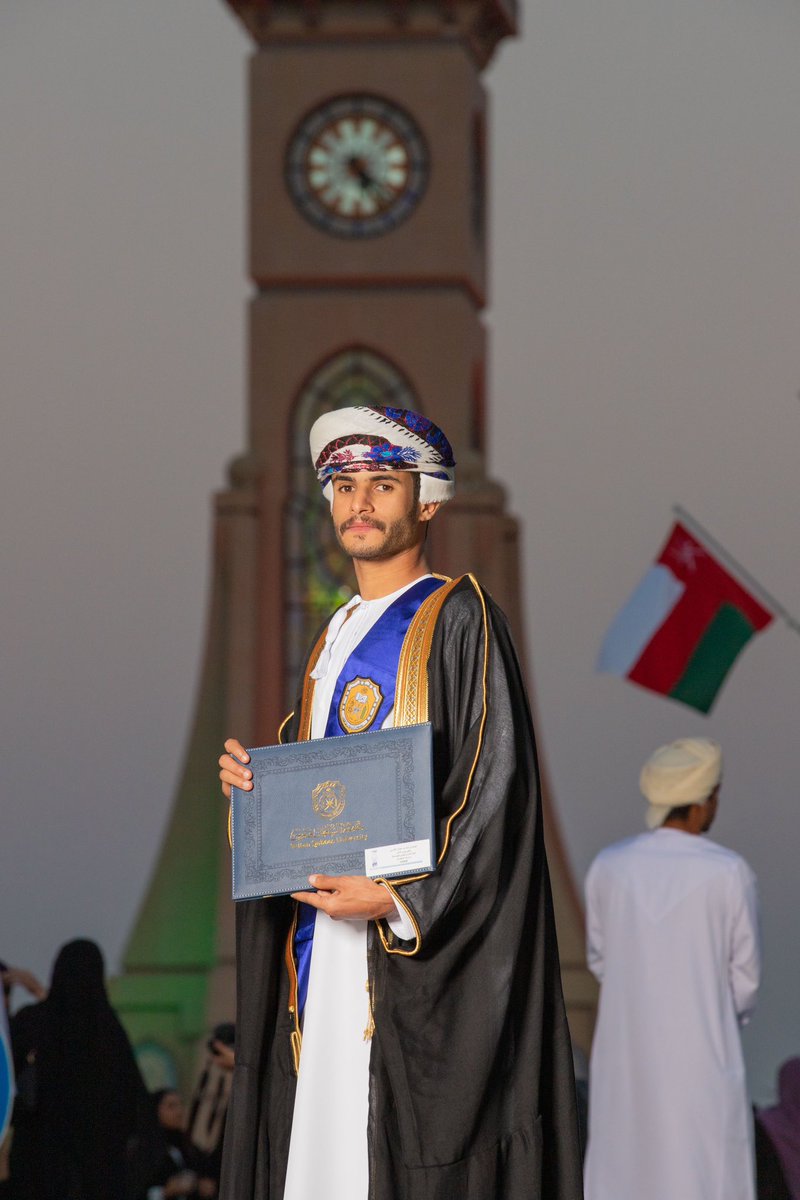 Yaq98b's tweet photo. مقتطفات من فرحة الأمس📸🎓
@SQUCOFFEE 
@Squ_2013 https://t.co/NzCYzshQiM
