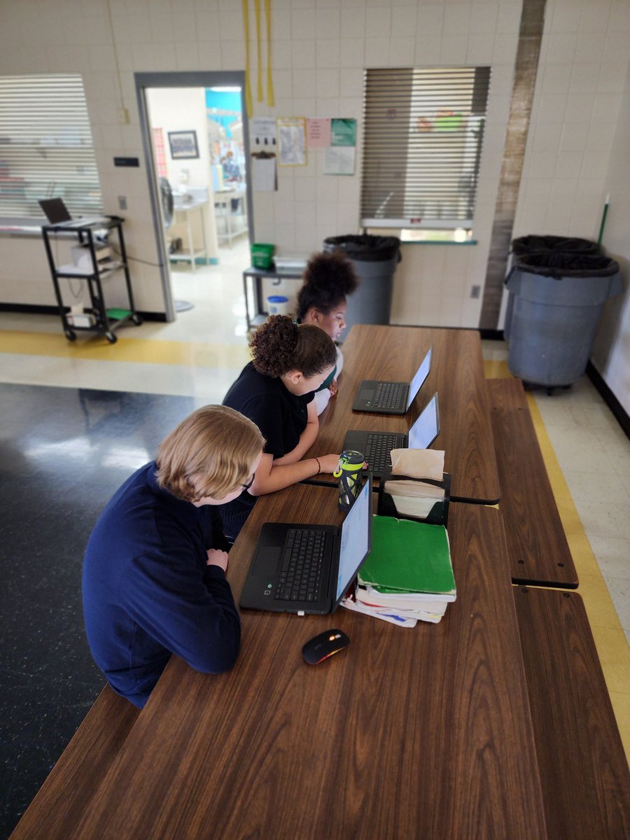 HMonti41's tweet photo. Practicing for our Civil War presentations tomorrow! Can't wait! https://t.co/3vPkhVCqSK