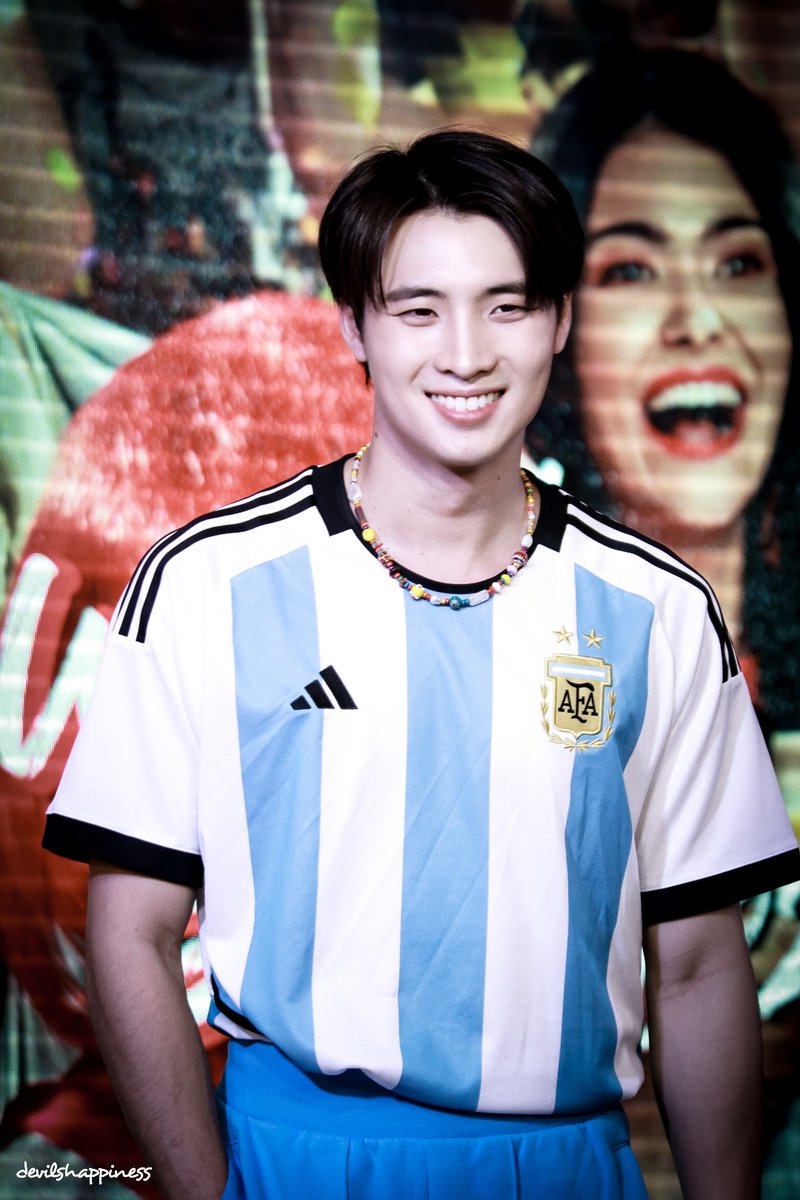 devilshappiness's tweet image. ลองแต่งรูปอีกแบบ... 
อะไรคือแตกต่าง? 🤣🤣🤣
@m34nismind 

#MeanPhiravich 
#SupersportsxMean