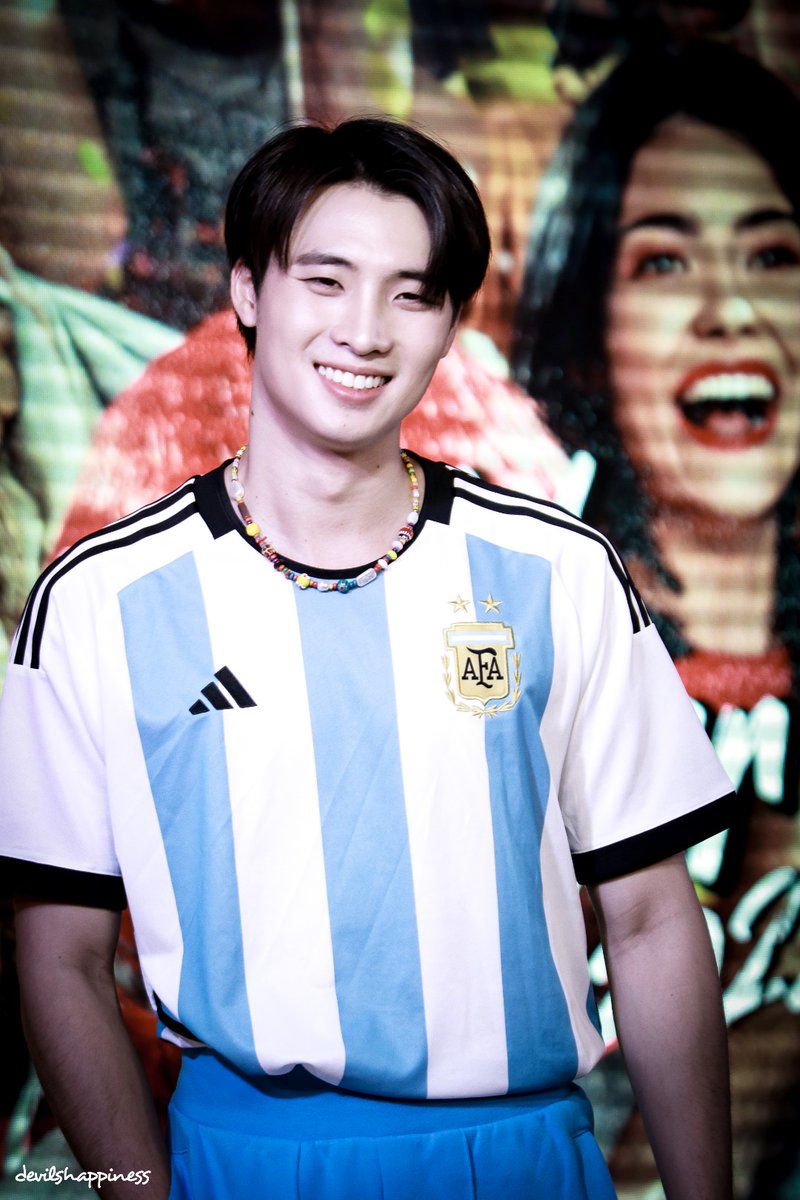 devilshappiness's tweet image. ลองแต่งรูปอีกแบบ... 
อะไรคือแตกต่าง? 🤣🤣🤣
@m34nismind 

#MeanPhiravich 
#SupersportsxMean