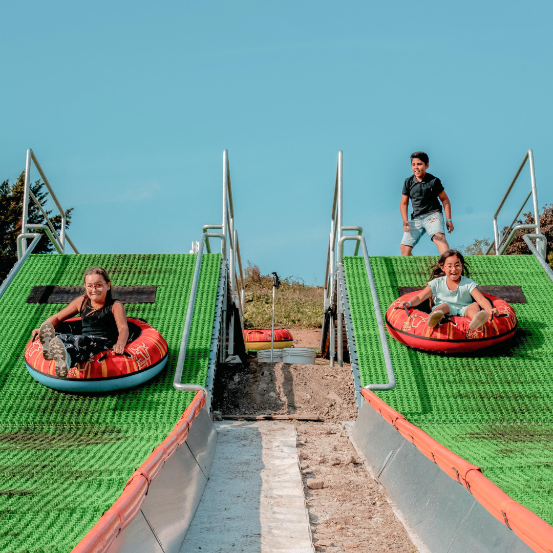 Racen tegen je vrienden en haal hoge snelheden op onze tube baan! 

✅ v.a. 5 jaar
✅ 3 banen naast elkaar
✅ Gegarandeerd plezier
✅ Leuk om te combineren met Net Adventure

Lijkt dit je leuk? Check dan de onderstaande link in voor meer informatie!

ow.ly/WuKP50Lyyoz