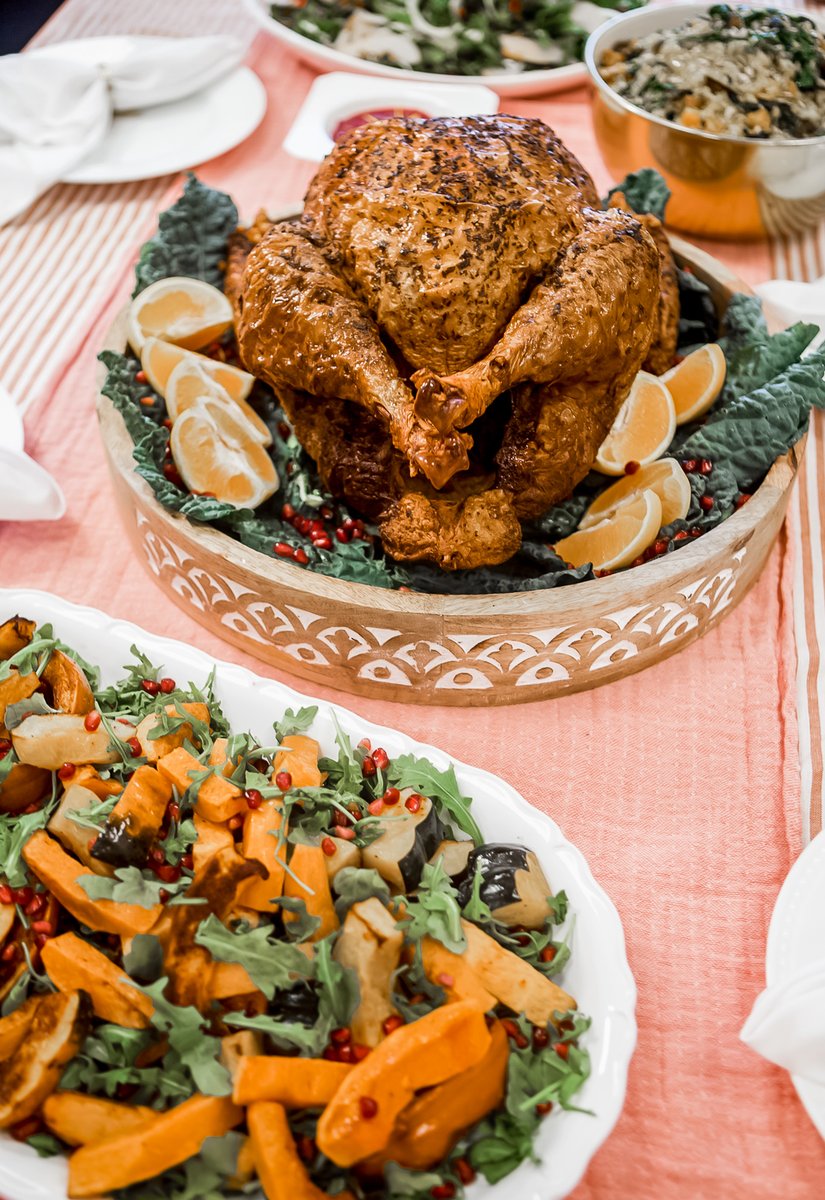 organickrush's tweet photo. Enjoy a delicious and organic Thanksgiving dinner.🦃  From delicious sides &amp; gluten-free desserts to a whole organic turkey, we have something for everyone this Thanksgiving. Order on https://t.co/PyKxsnPmDo by November 20th!🍂 https://t.co/43K7PBd5vo