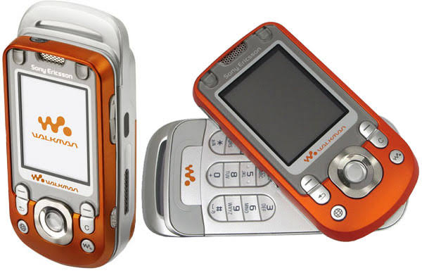 ellenich's tweet photo. @kevinhoctor @pbur I have a Sony W550… which was a Walkman phone that didn’t have a headphone jack. 

You had to use a proprietary dongle to connect headphones and another to use USB to load music. 🙃 https://t.co/sU546FmSj9