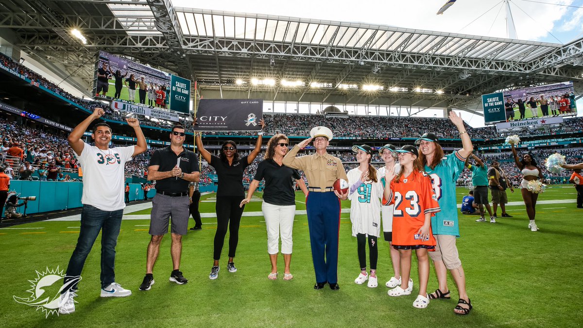 Sights from yesterday’s #SalutetoService game! 

Thank you to the Veterans for your service 🇺🇸