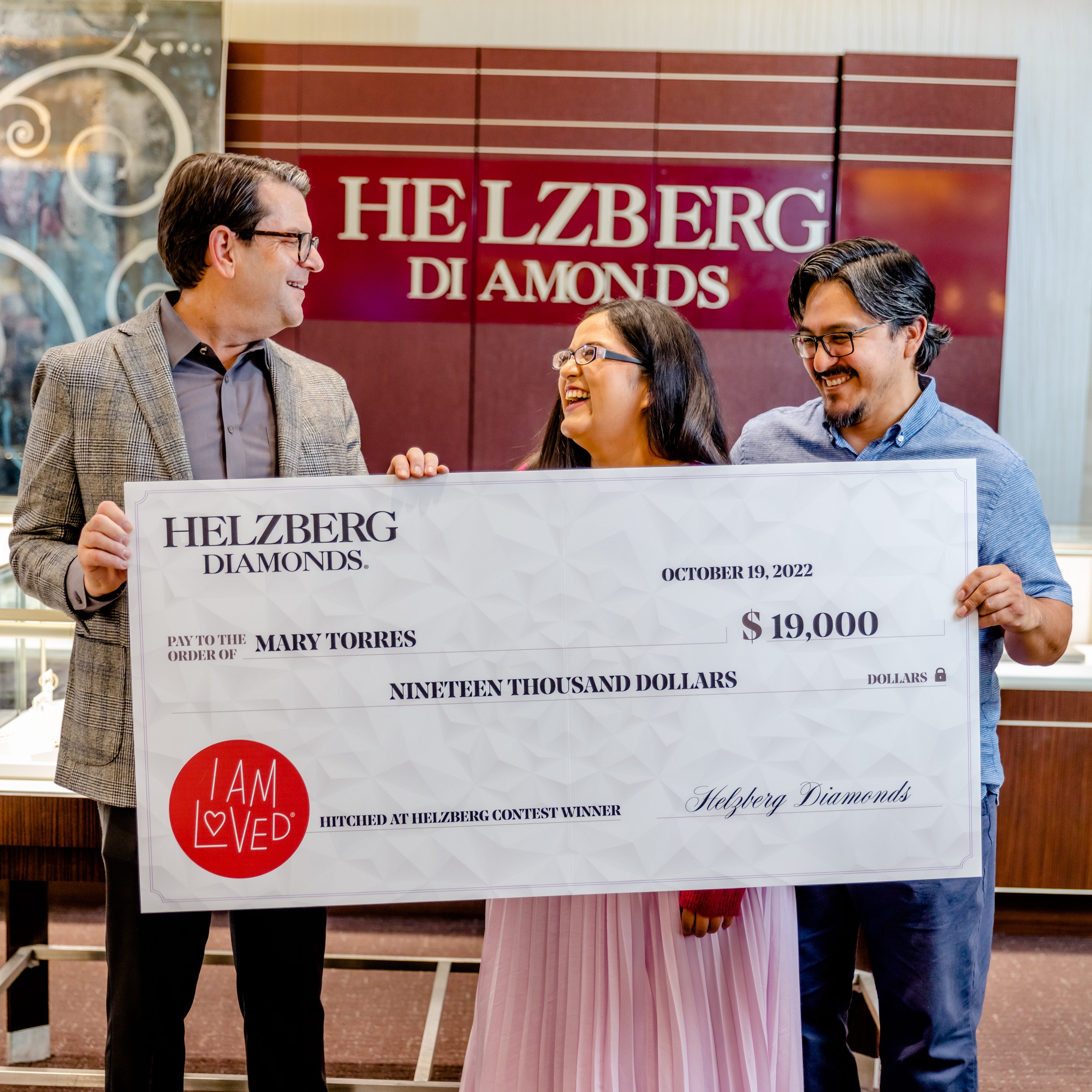 Helzberg Diamonds (Helzberg) / Twitter