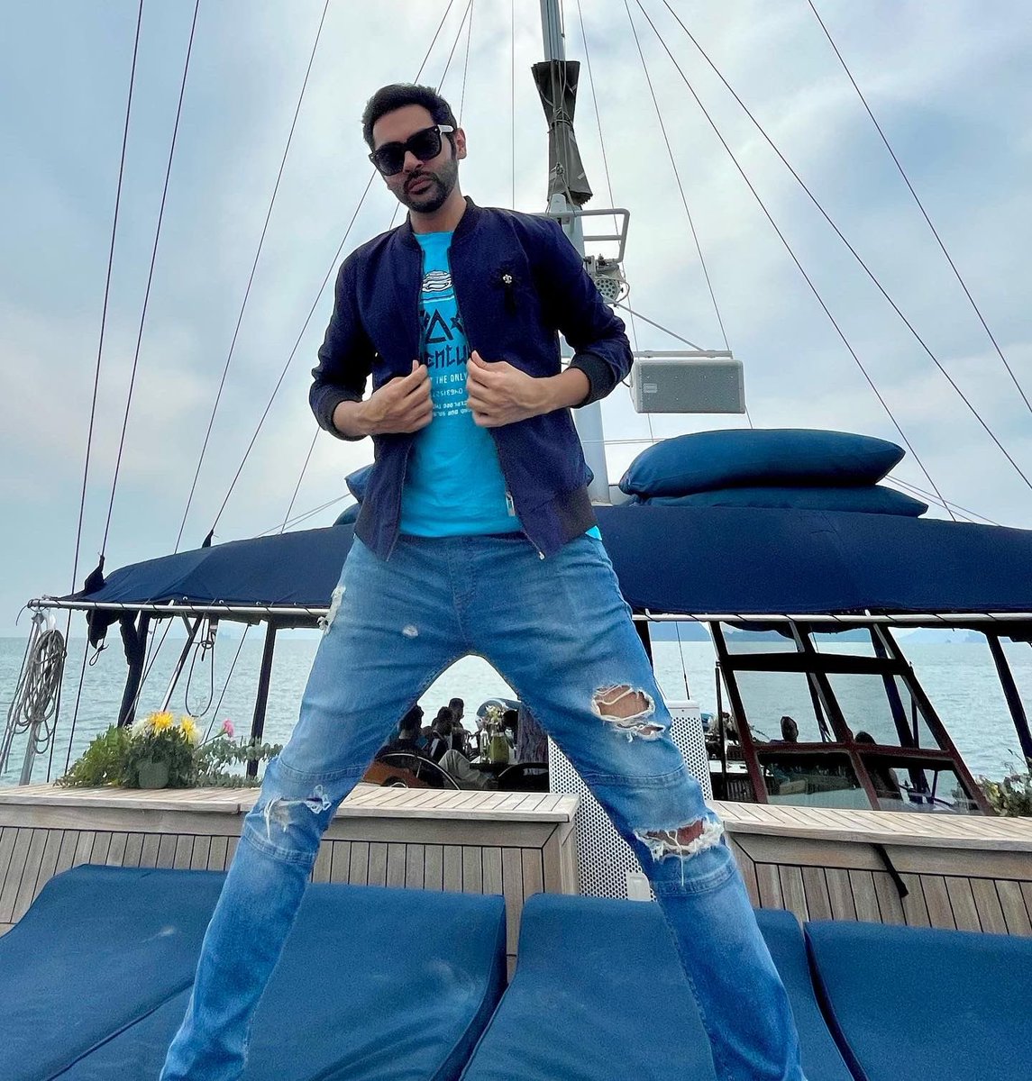 karan_chhabra's tweet photo. Dreams donβt work unless you do !
#krabi #traveldiaries #travelblogger #phuketthailand #phuketphotographer #pattayaphotographer #pattayablog #menwithbeard #meninoceans #seaphotography #oceanphotography #shipparty #yachtparty #yachting #yachtlife #menwithstyle #menwithstreetstyle https://t.co/nqyIP3PTo3