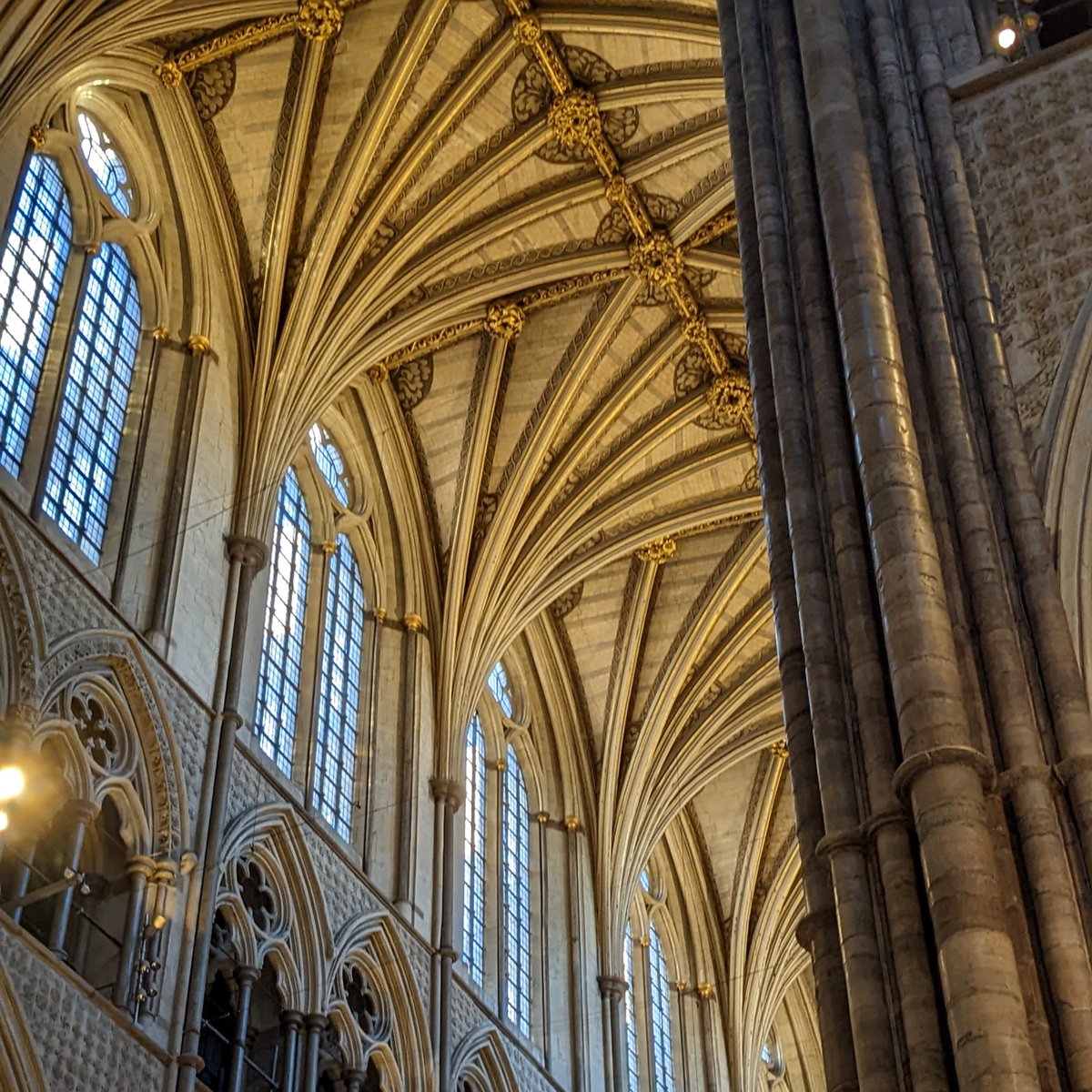#Writtle art #trip to #WestminsterAbbey in #London to see the artwork within, esp. the Queen’s Diamond Jubilee galleries in the #triforium, plus a unique #tour of the roof overlooking #Parliament, and the crawlspace above the Lady Chapel ceiling.

#Art #Environment #OutAndAbout