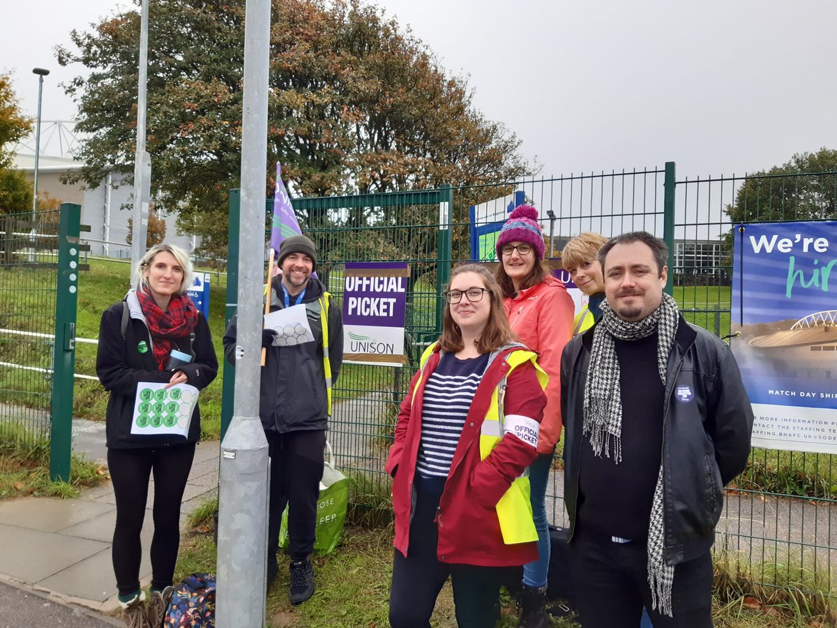 UniBtonUnison's tweet photo. We've given notice for a further three days of strike action, demanding decent pay with a wage rise that keeps up with inflation. On 24th, 25th and 30th November, we'll be striking alongside UCU and other UNISON higher education workers. Solidarity! https://t.co/v4tSEhEIcn