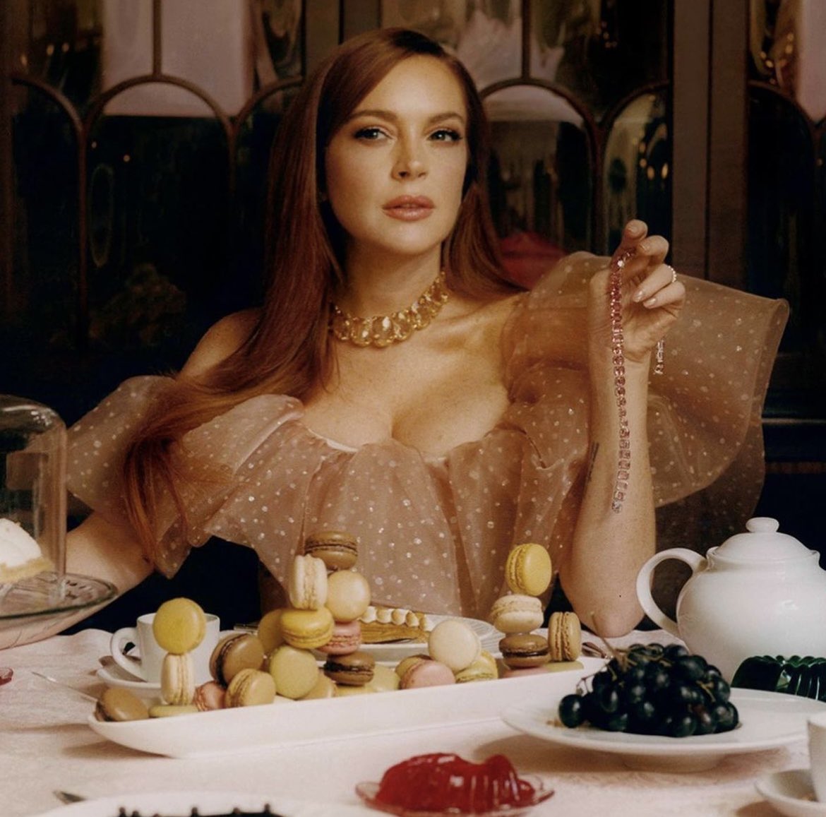 lohanisgod's tweet photo. the bitch is back! lindsay lohan for who what wear, 2022 https://t.co/Yk7NVywm8y