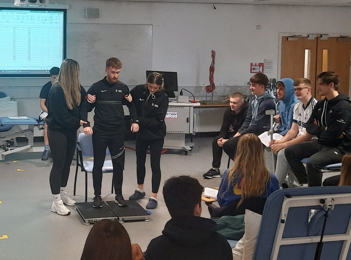 CaronSueDoyle1's tweet image. @UoSSportRehab great session today determining weightbearing progressions by utilising forceplate analysis #sportrehab #UoS #BASRaT