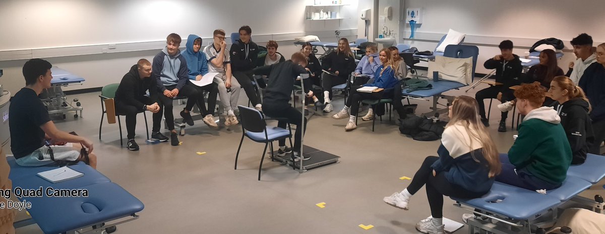 CaronSueDoyle1's tweet image. @UoSSportRehab great session today determining weightbearing progressions by utilising forceplate analysis #sportrehab #UoS #BASRaT
