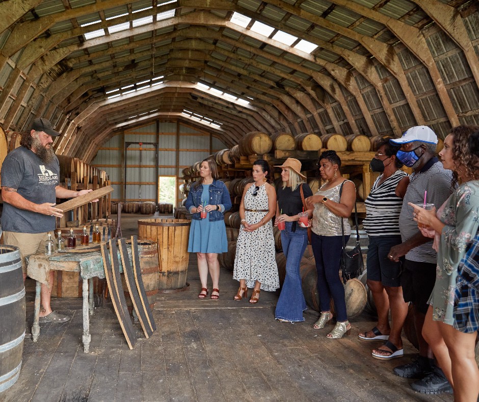 Raise your spirits in <a href="/VstHopkinsville/">VisitHopkinsville KY</a>! 🥃 Venture west in #TravelKY to visit two craft bourbon distilleries on your quest to complete the Stateline Whiskey Tour. Or raise your glass at Hopkinsville's only craft brewery on the Western KY Brewery Hop! 🍺 bit.ly/3dBLOtP