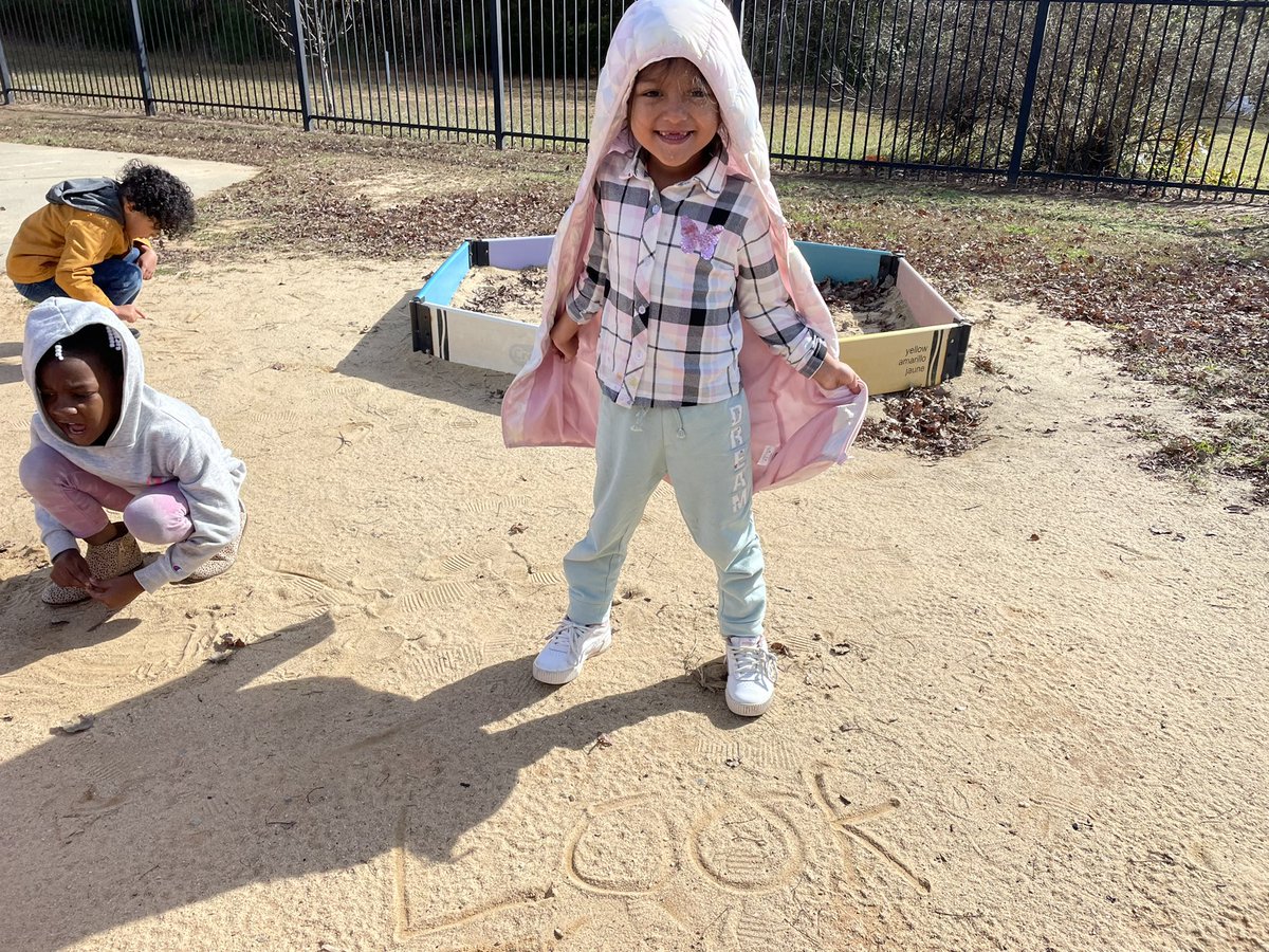 Practicing our snap words in the sand! <a href="/OldPointeElem/">Old Pointe Elem</a> #rocksolid